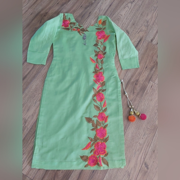 Ethnic  Indian wear - Picture 2 of 12